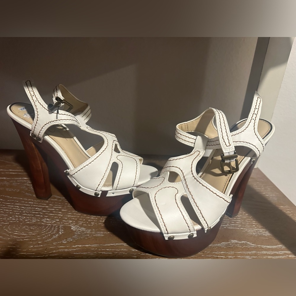 Jessica Simpson NWOT tags heels